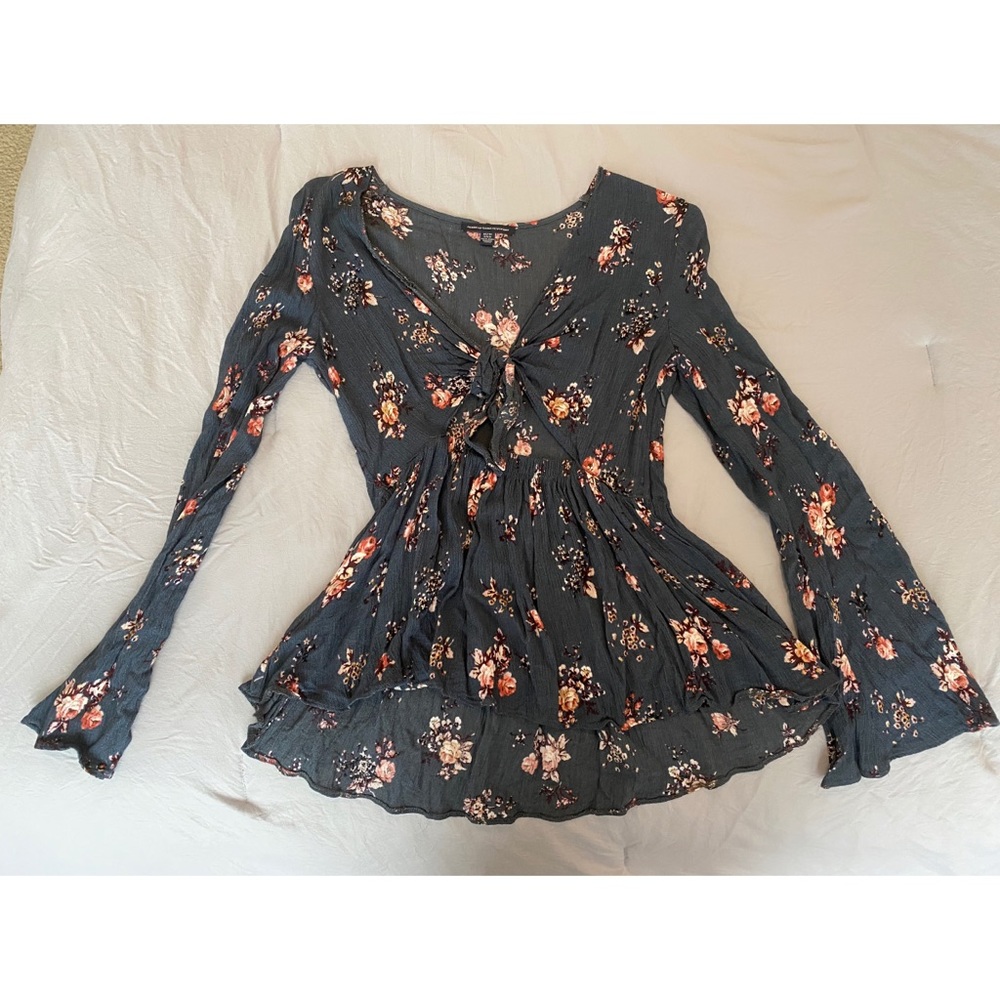 American Eagle Flare Sleeve Peplum Blouse